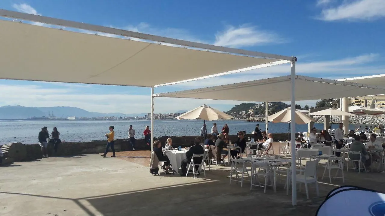 Dom wakacyjny Private Townhouse With Roof Terrace Close To The Beach Malaga